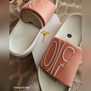 NWB Jordan NOLA slides sz 39